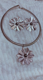 Load image into Gallery viewer, SILVER / WHITE GOLD SET NECKLACE
