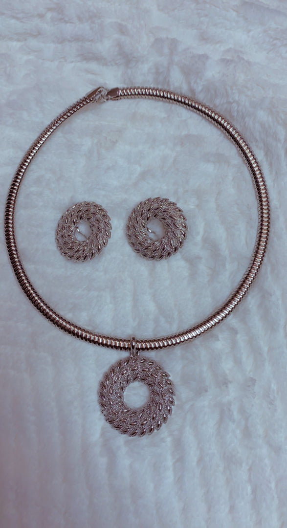 SILVER / WHITE GOLD SET NECKLACE